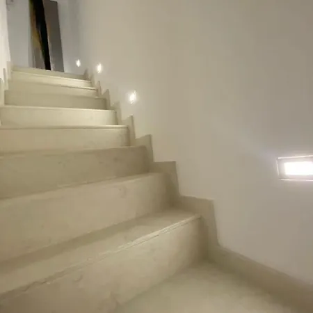 Pigna Blue アパート チェファル